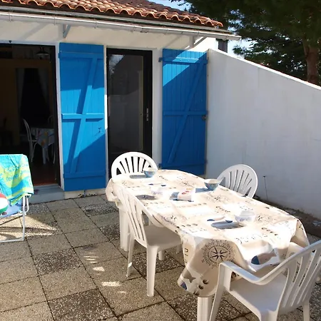 Holiday home Charmante Maison Avec Piscine Chauffee A 1300m De La A - Fr-1-323-363 Saint-Jean-de-Monts